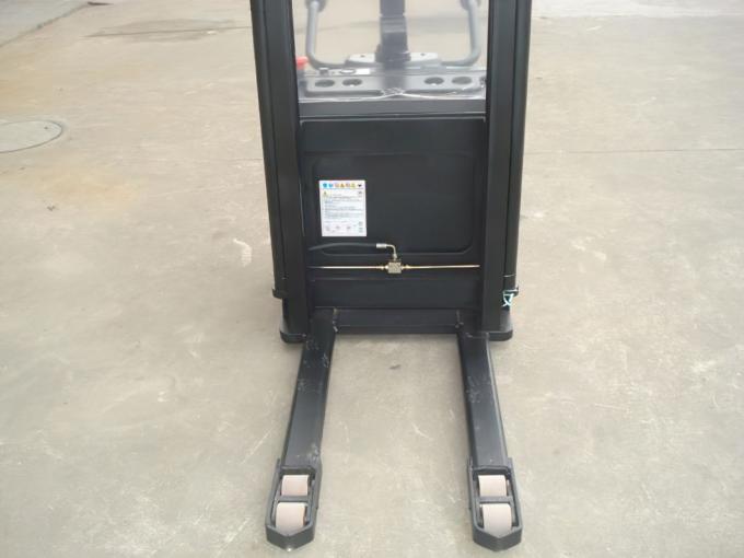 ISO 인증을 받은 전동 스택러 포크리프트 1000kg 용량 4